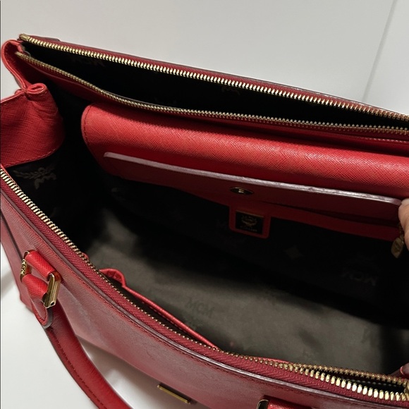 💯 Authentic  MCM Tote Bag🍀 - Picture 4 of 16